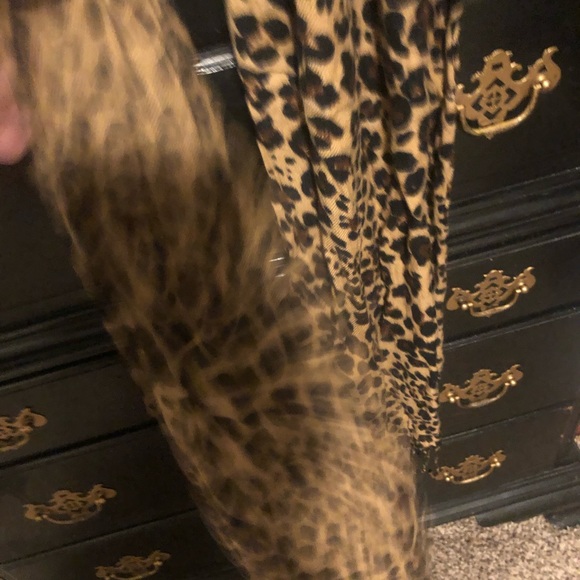 Leopard print scarf - Picture 2 of 3